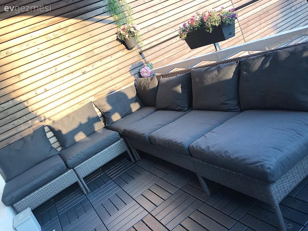 Balkon, Balkon oturma grubu, Balkon çiçekleri, Saksı, Balkon zemini, Gri