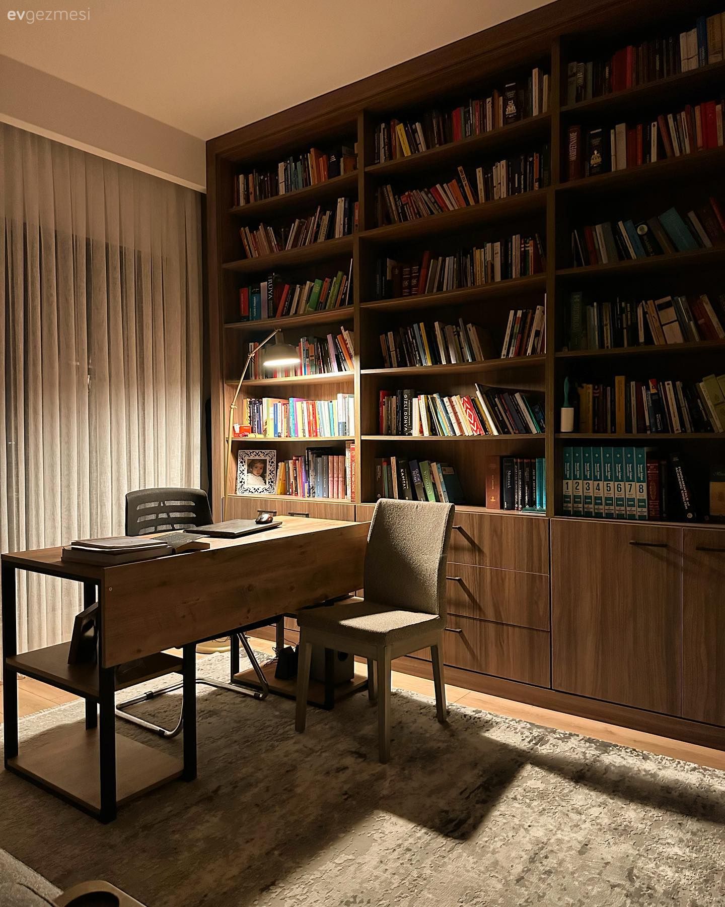 Bu Ankara Evinde Modern Stilin Sesi Yüksek Tonda Duyuluyor!