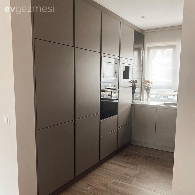 Mutfak, Modern mutfak, Vizon, Gri, Beyaz, Siyah, Mutfak perdesi, Ankastre, Kulpsuz mutfak dolabı