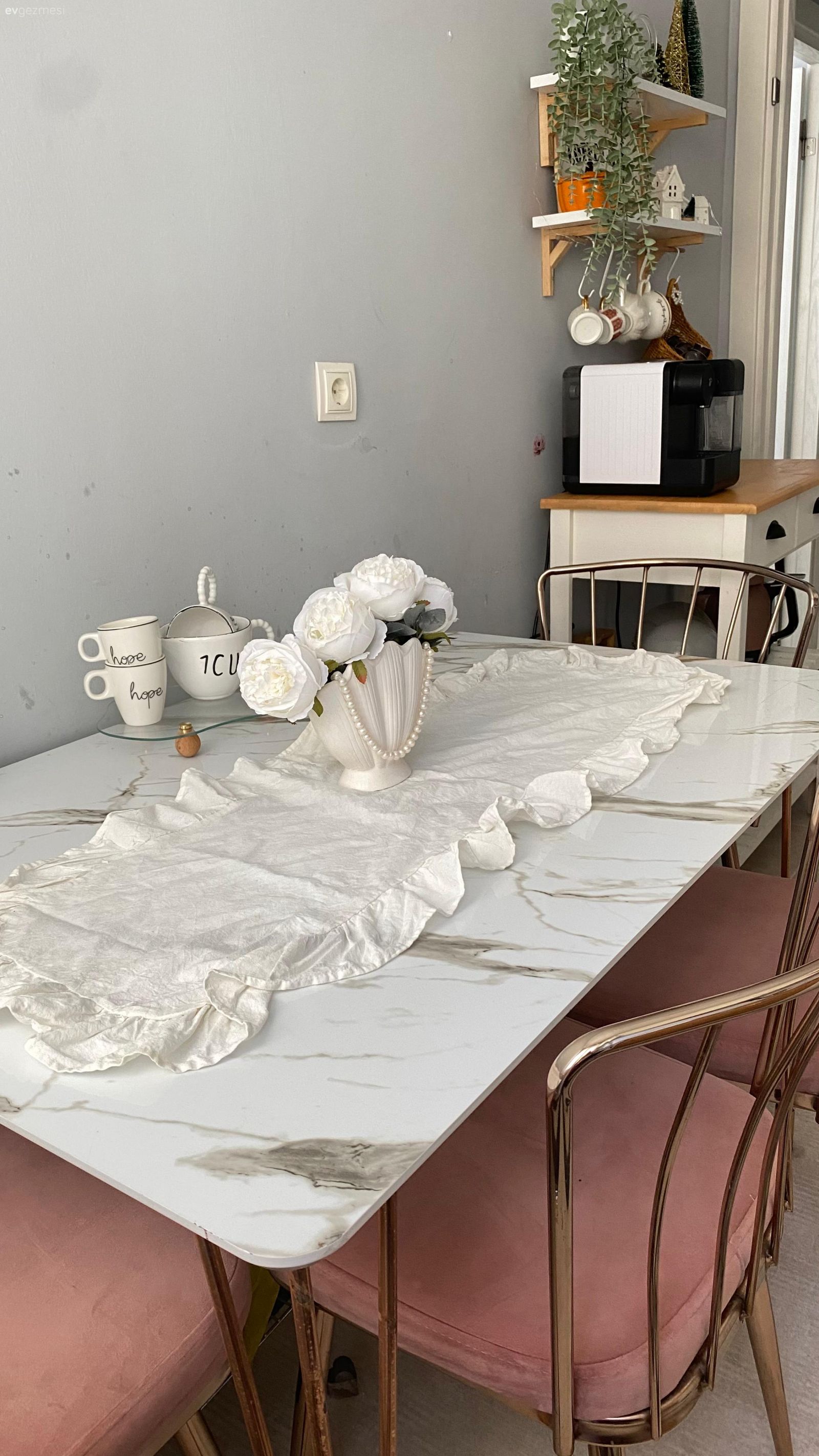 Kahve köşesi, Mutfak masası, Mutfak sandalyesi