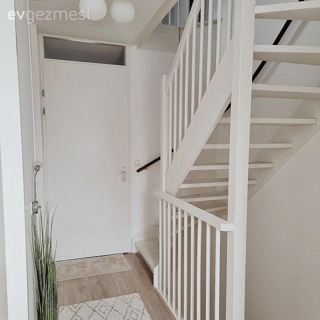 Bu Modern Evde Nötr Tonların Dinginliği Çok Seviliyor