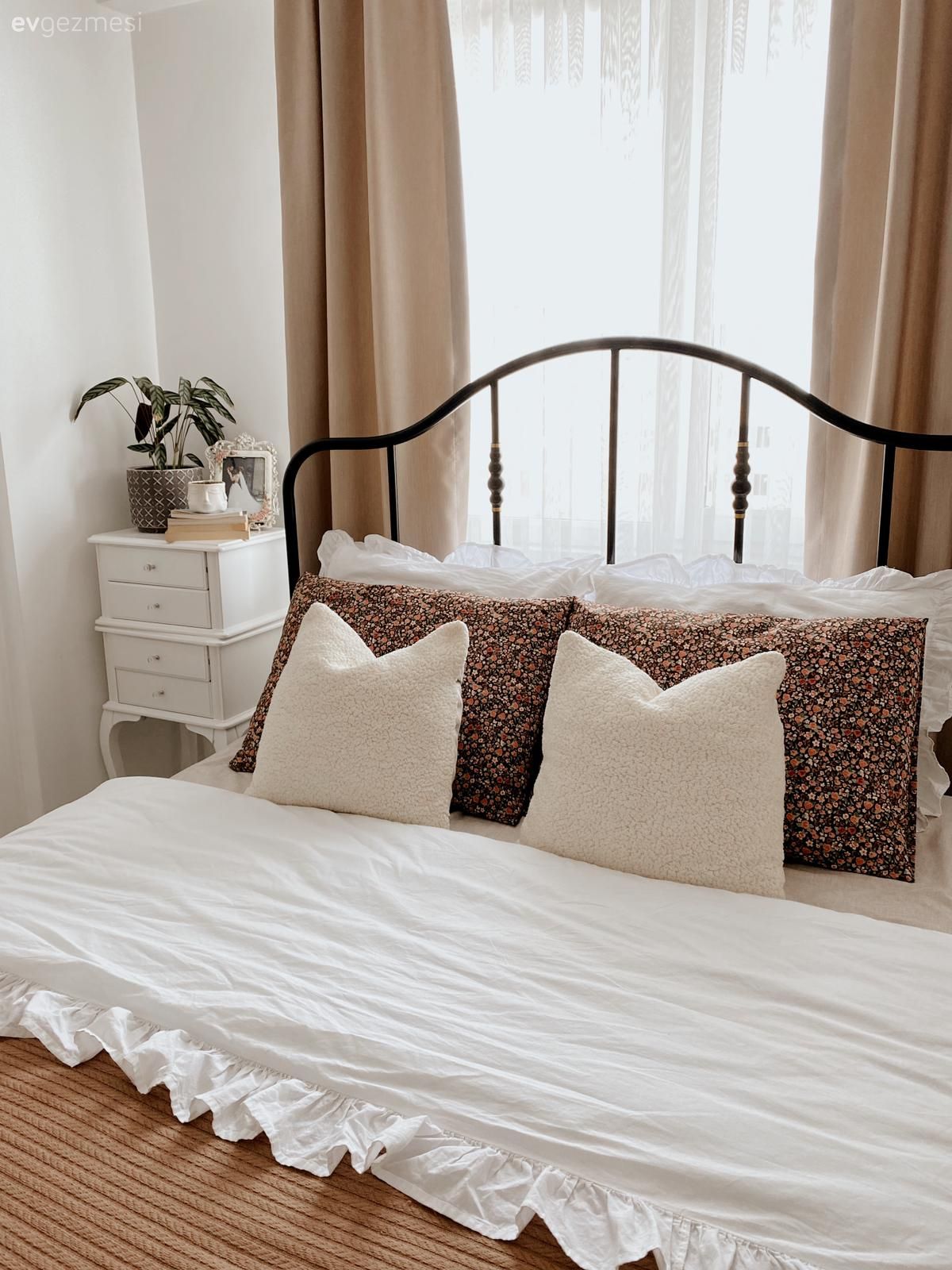 Krem, Beyaz, Fon perde, Perde, Tül perde, Yatak başlığı, Yatak Odası, Yatak örtüsü