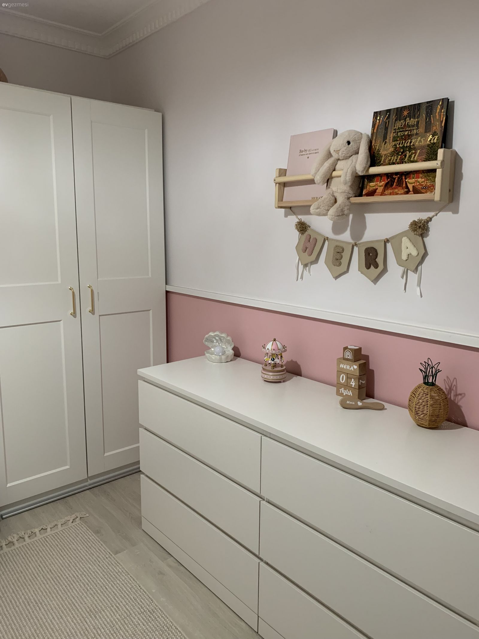 Bu İstanbul Evi Nötr Tonların Risksiz Uyumuna Teslim Olmuş