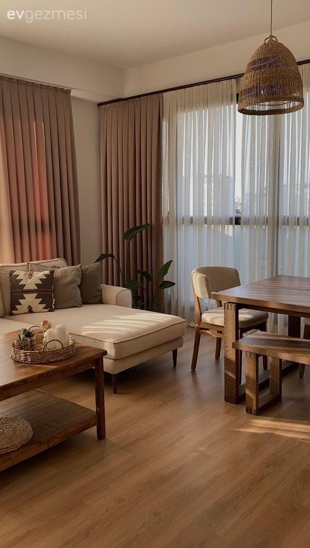 Salon, Modern, Beyaz, Bej, Krem, Kahverengi, Fon perde, Perde, Tül perde, Kırlent, Ev tekstili, Ahşap Mobilya, Köşe koltuk, Koltuk takımı, Sandalye, Orta sehpa, Sehpa, Parke, Hasır avize