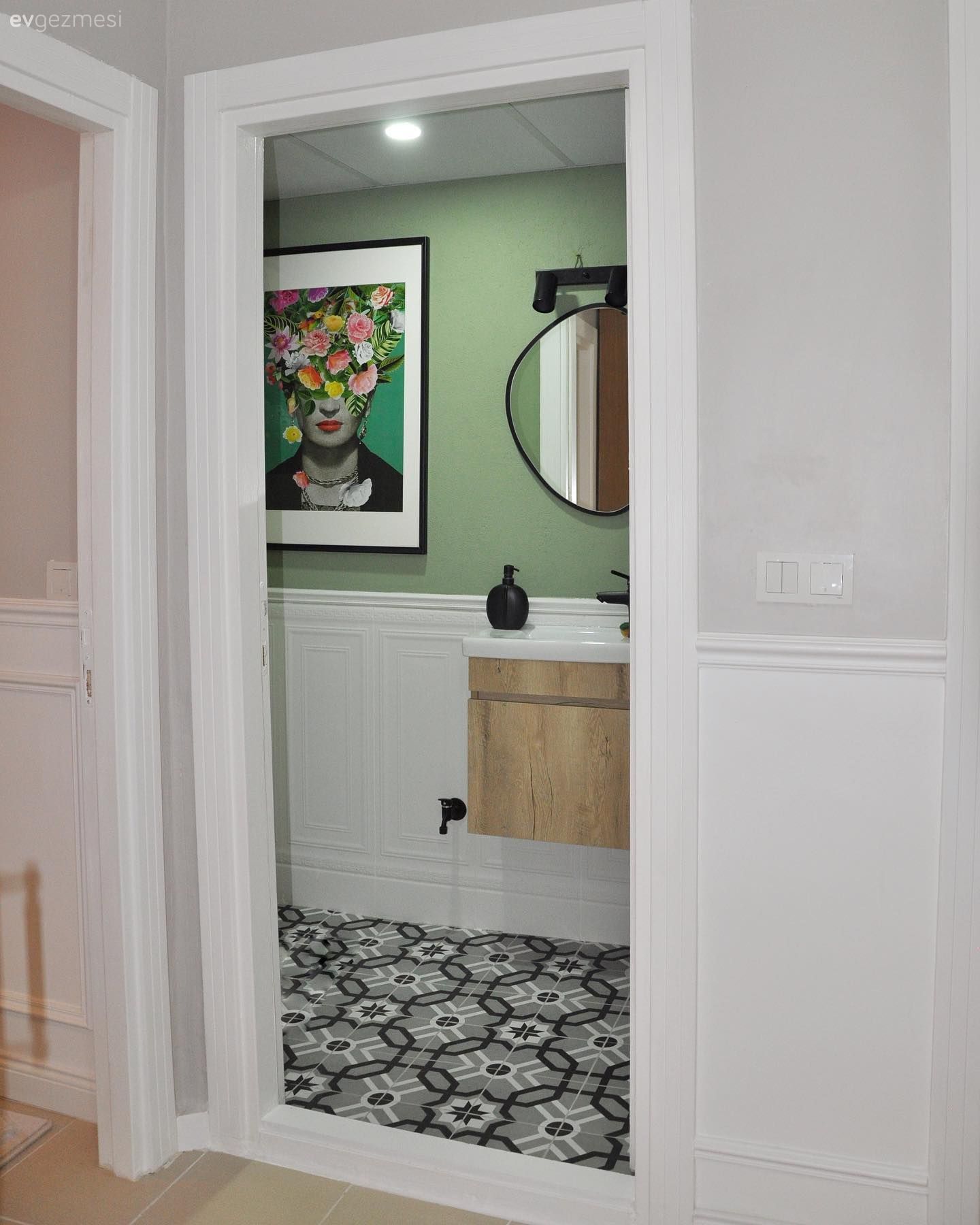 Banyo, Yeşil duvar, Banyo seramikleri