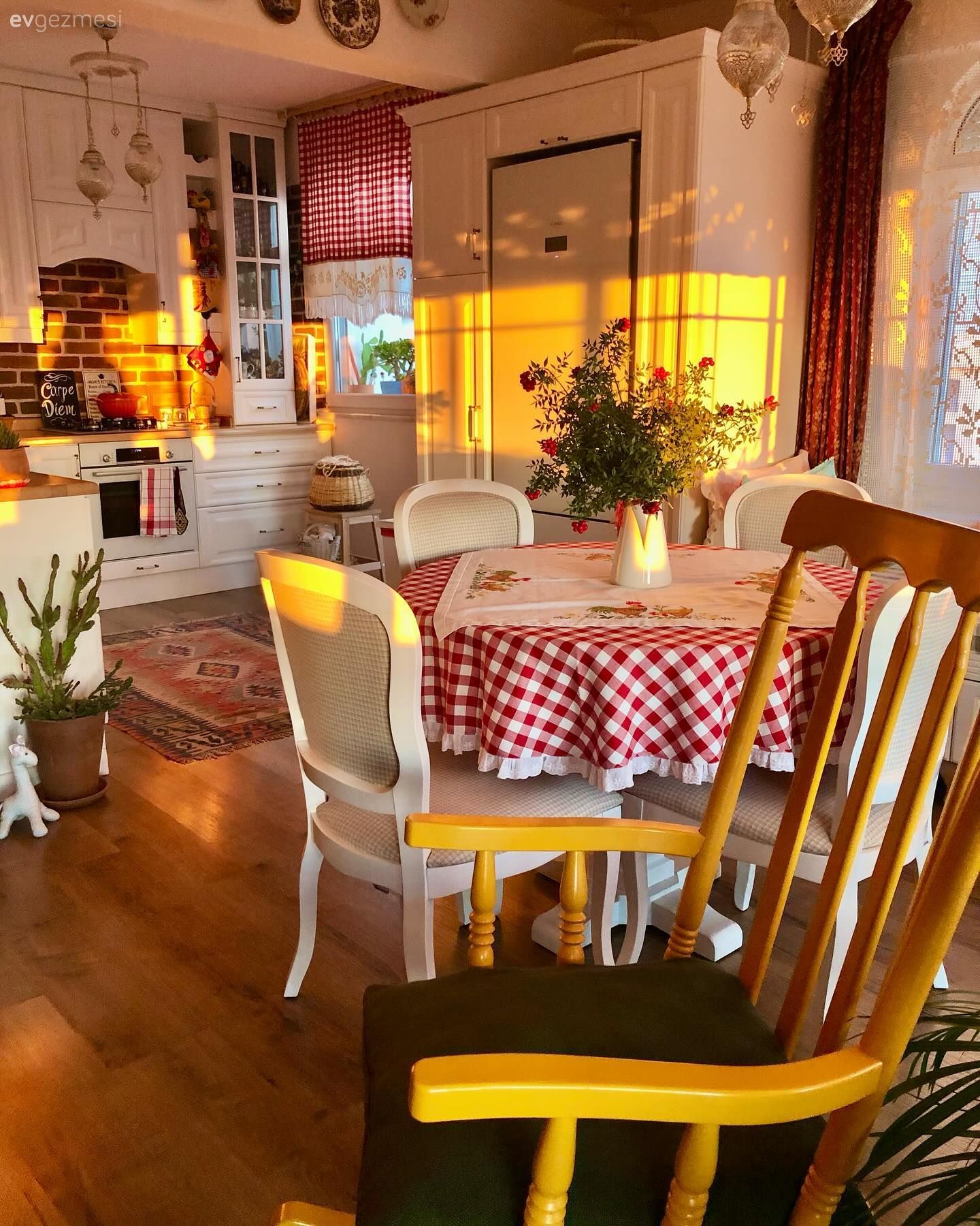 Yeni Yılın Heyecanını Her Köşesine Yansıtmış Yılbaşı Konseptli Dekorlar!