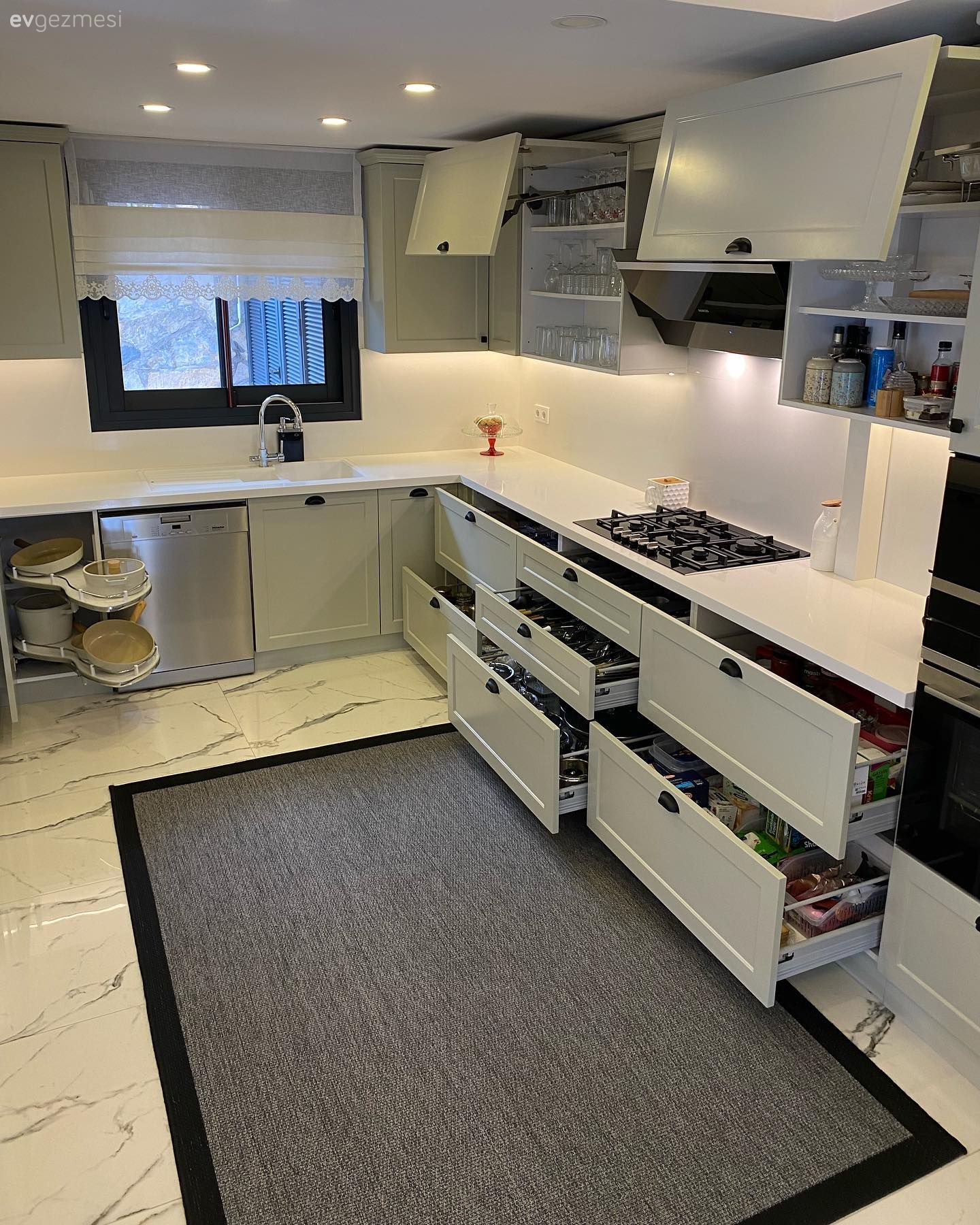 Bu İzmir Mutfağının Hem Görüntüsü Değişmiş Hem Alanı Büyümüş