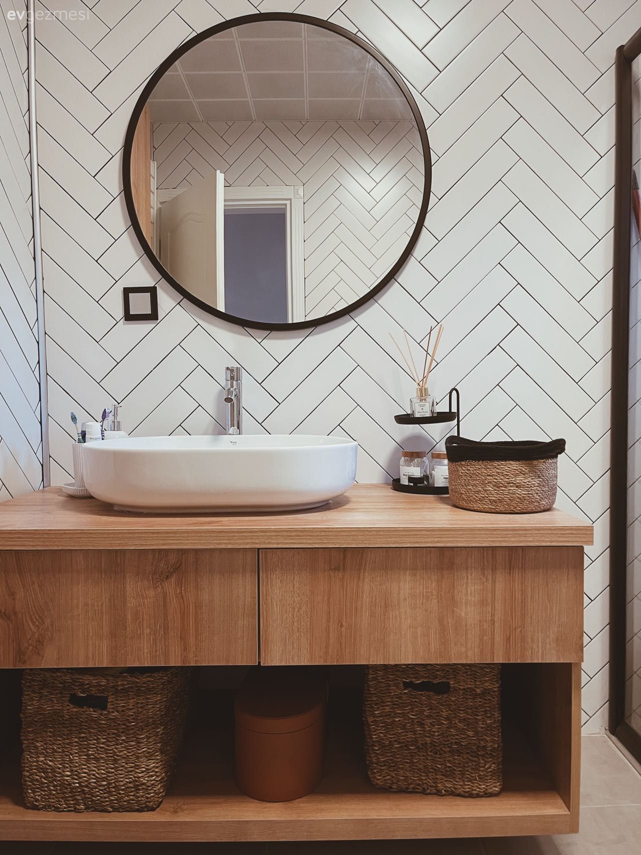 Banyo, Rustik, Beyaz, Siyah, Banyo aynası, Banyo seramikleri, Banyo dolabı, Banyo aksesuarları