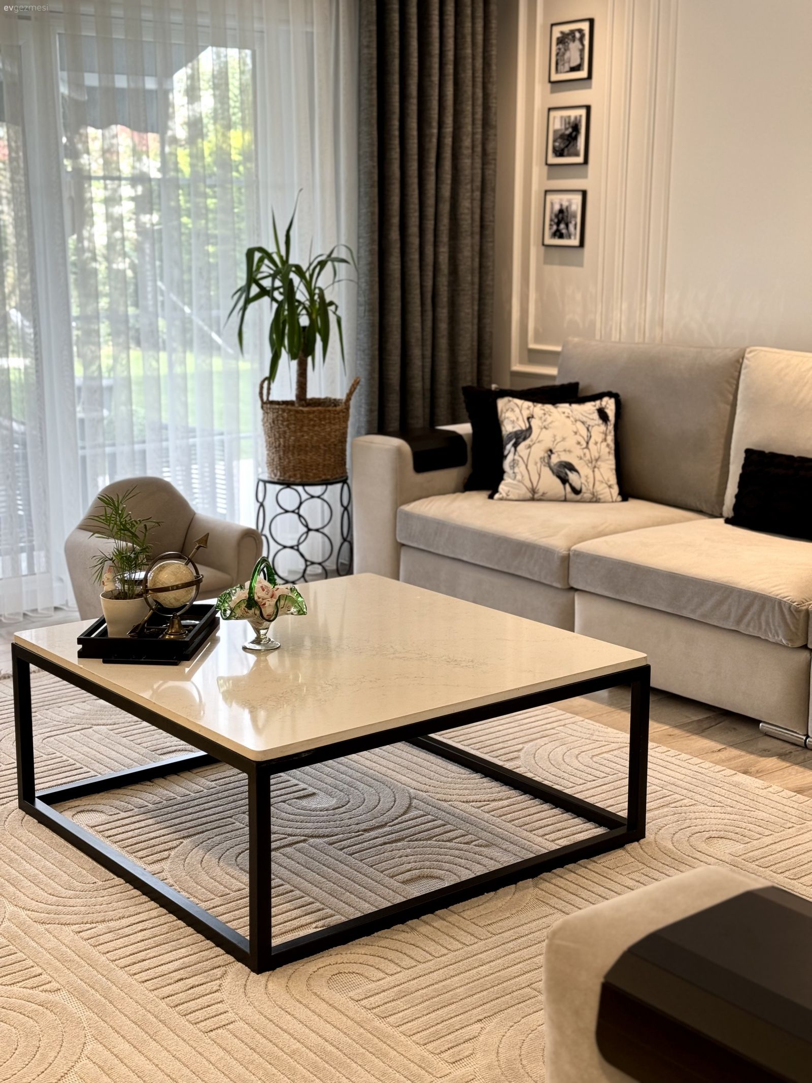 Bu İstanbul Evinde Aksesuarların Değişimi Alana Yeni Bir Soluk Katmış!