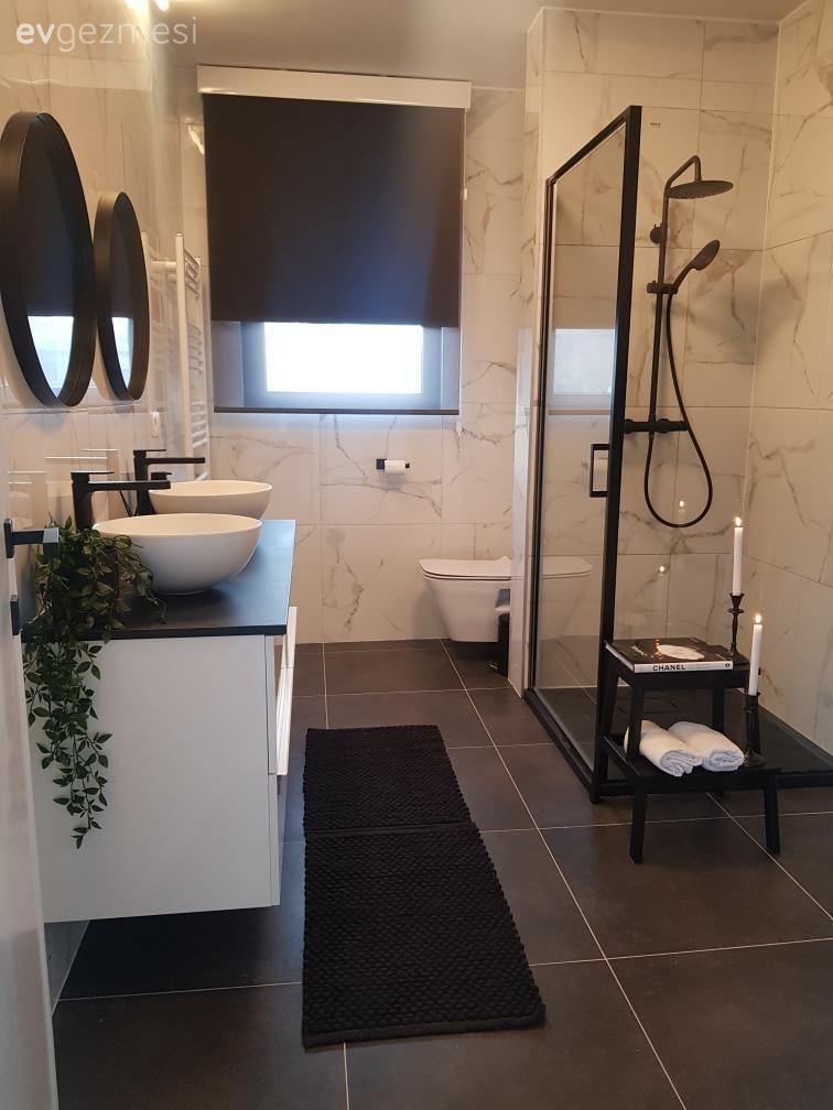 Bu Modern Evde Parlak Yüzeyler Evin Tamamını Kaplamış!