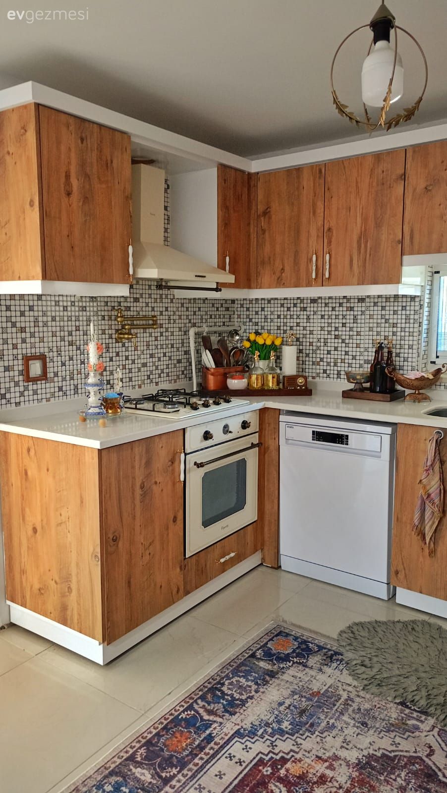 Geçmişe Işınlayan Bu Burdur Evi El Emeği Objelerle Dolu