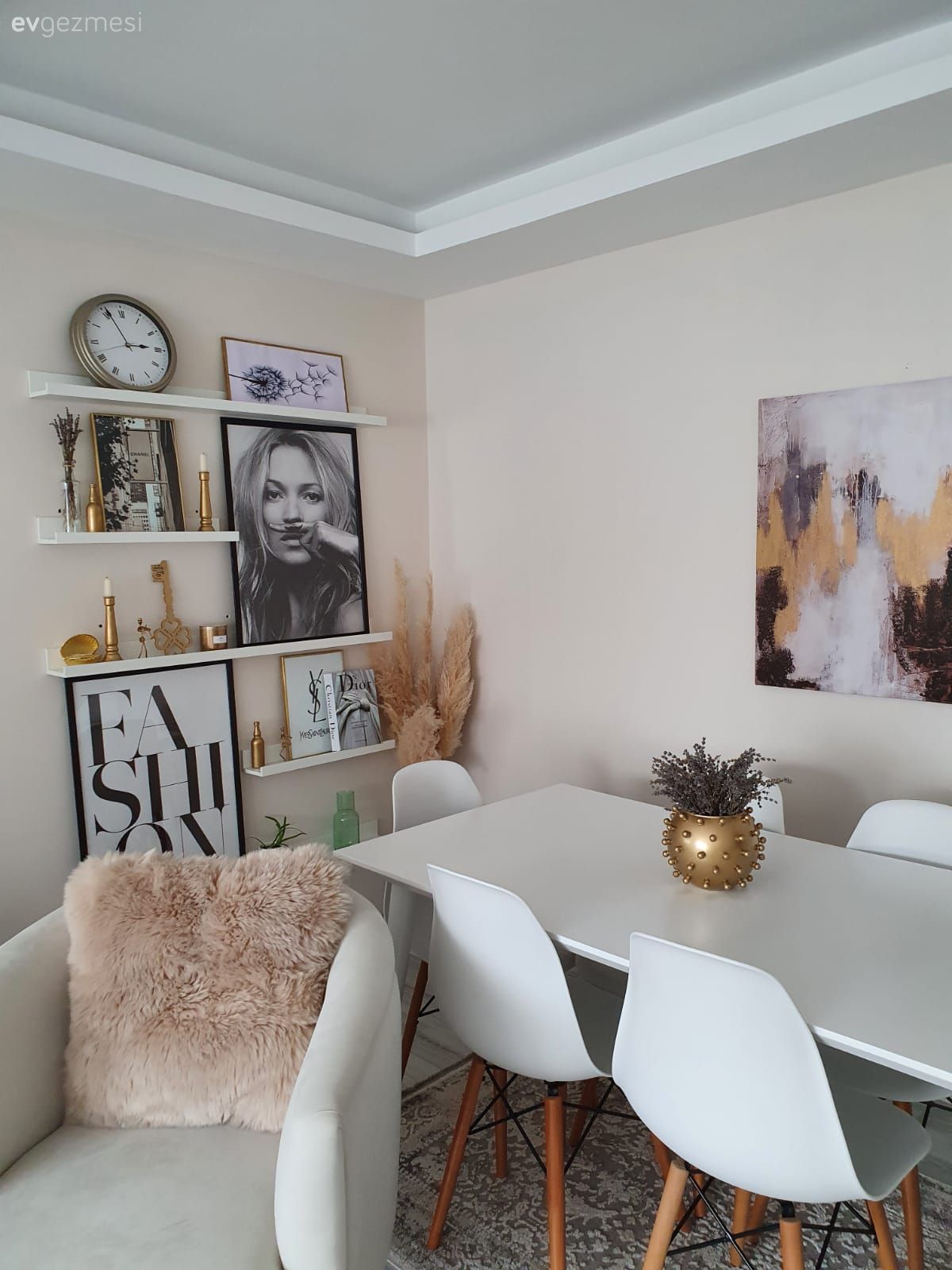 Yemek Odası, Beyaz, Modern, Yemek masası, Sandalye, Eames sandalye, Berjer, Peluş, Duvar rafı, Duvar dekorasyonu, Çerçeve, Dekoratif Objeler