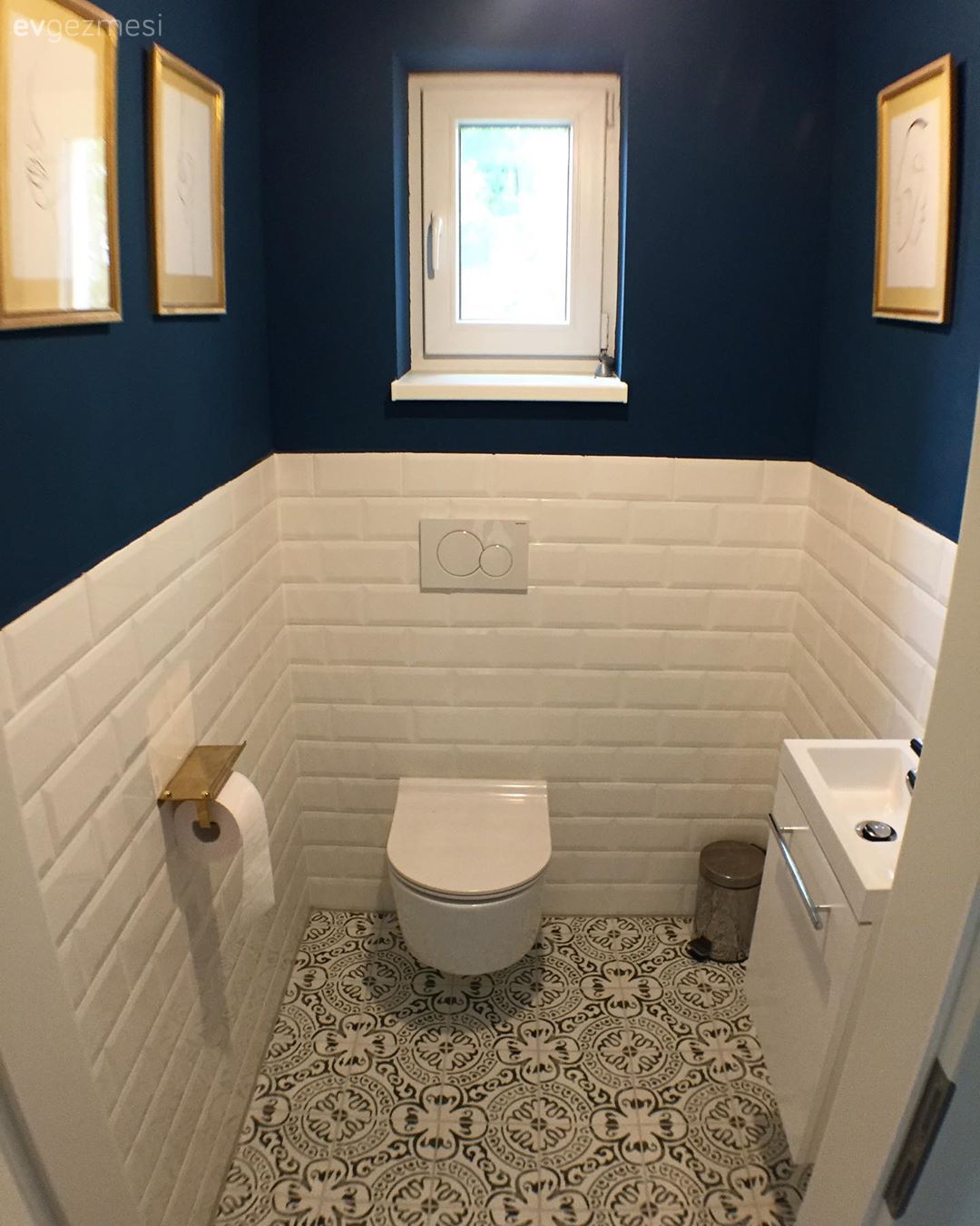 Banyo, Beyaz, Mavi, Mavi duvar, Banyo seramikleri, Tablo, Duvar dekorasyonu