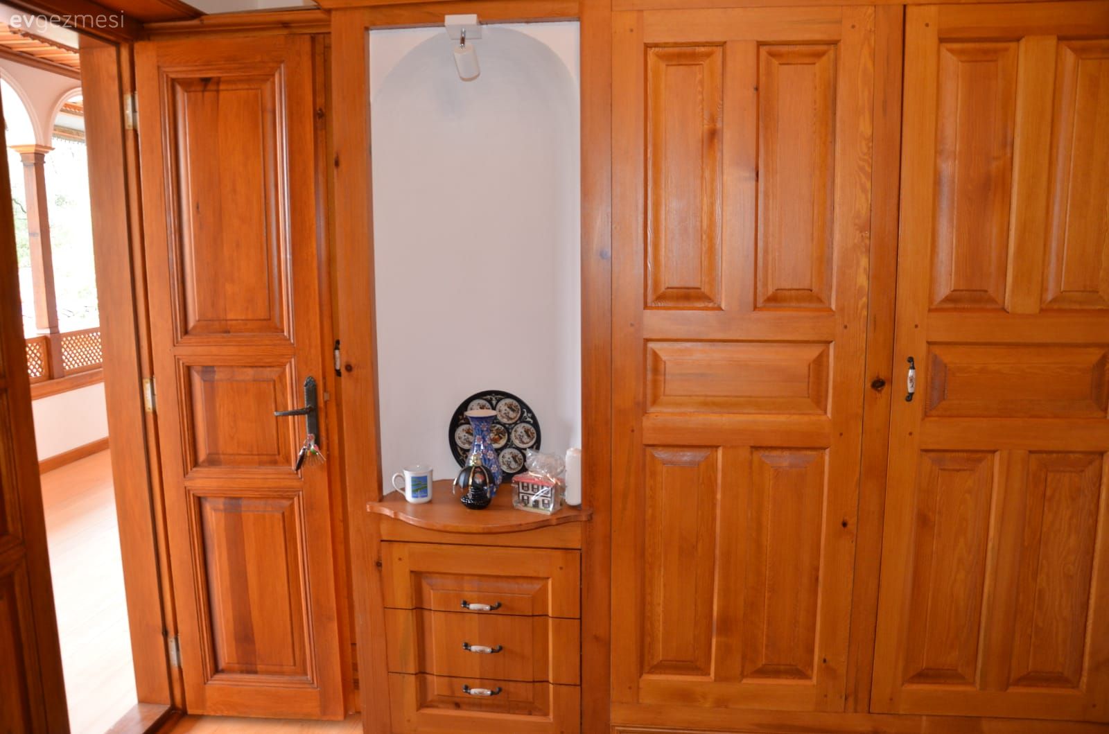 Ahşap Mobilya, Dolap