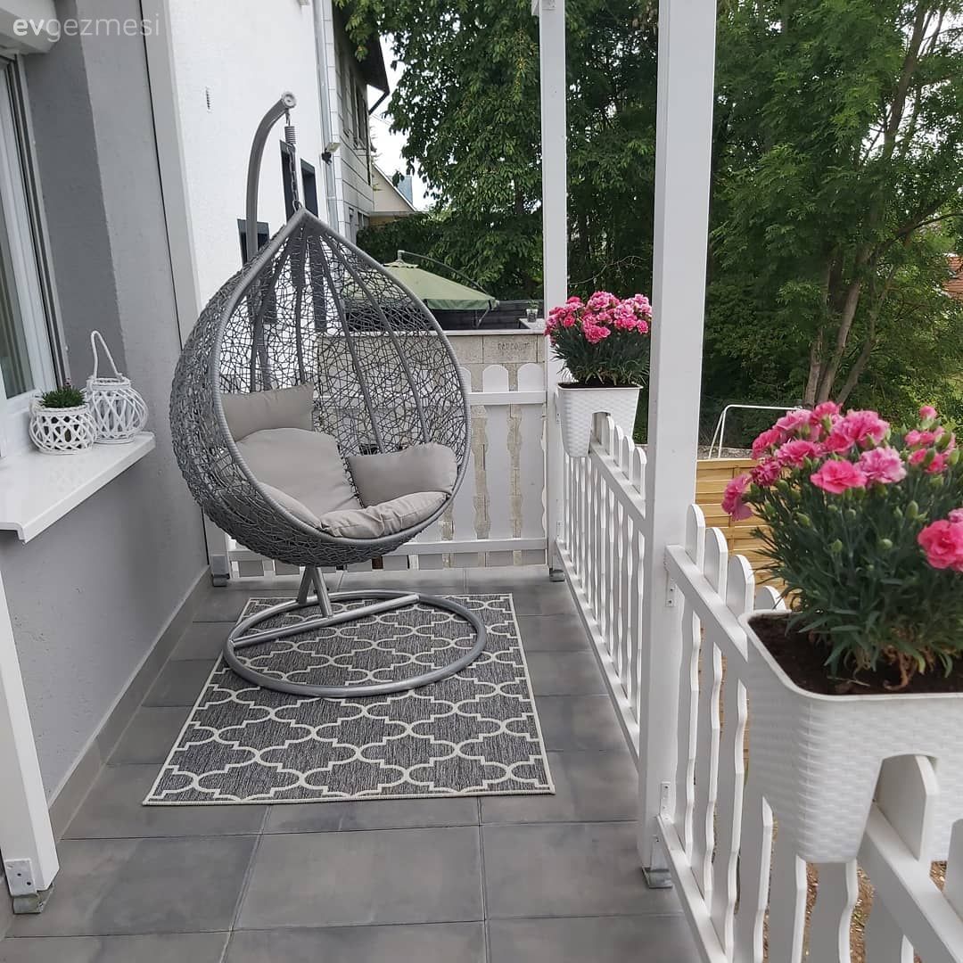 Balkon, Salıncak, Balkon çiçekleri, Balkon halısı