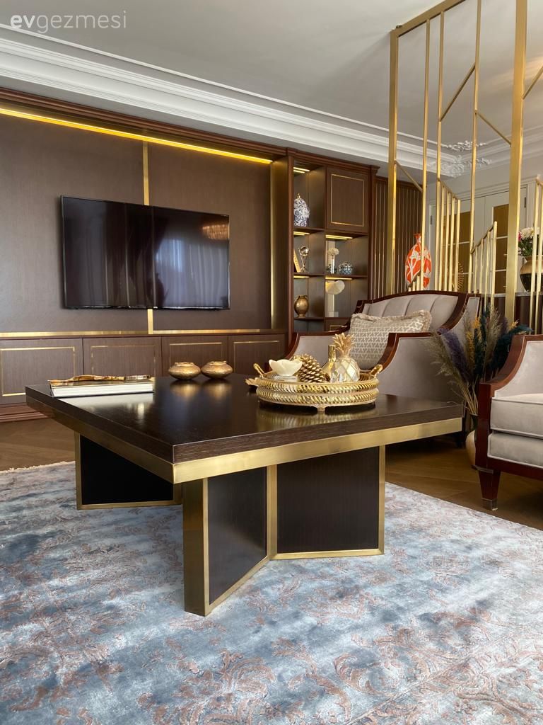 Salon, Kahverengi, Altın, Tv ünitesi, Tv ünitesi aksesuarları, Ev Aksesuar, Berjer, Orta sehpa, Sehpa, Halı, Dekoratif Objeler