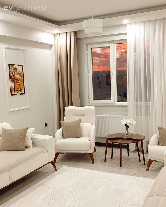 Salon, Modern, Beyaz, Krem, Koltuk takımı, Berjer, Fon perde, Perde, Tül perde, Yan sehpa, Sehpa, Halı, Salon halısı, Tablo, Duvar dekorasyonu