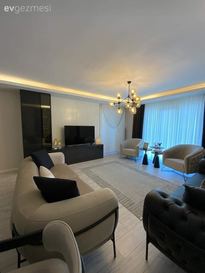 Salon, Modern, Art deko, Beyaz, Bej, Füme, Siyah, Krem, Koltuk takımı, Berjer, Fon perde, Perde, Tül perde, Avize, Aydınlatma, Salon avizesi, Halı, Salon halısı, Kırlent, Ev tekstili, Yan sehpa, Sehpa, Duvar dekorasyonu, Tv ünitesi, Tv ünitesi aksesuarları, Ev Aksesuar, Dekoratif Objeler