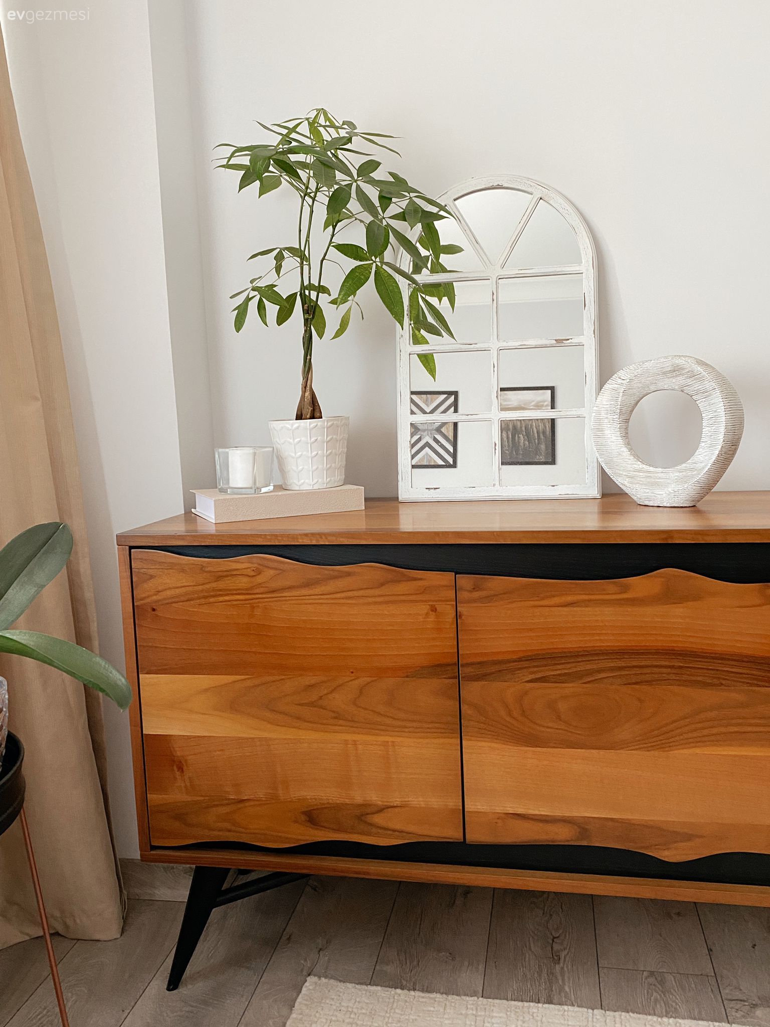 Tv ünitesi, Dekoratif Objeler