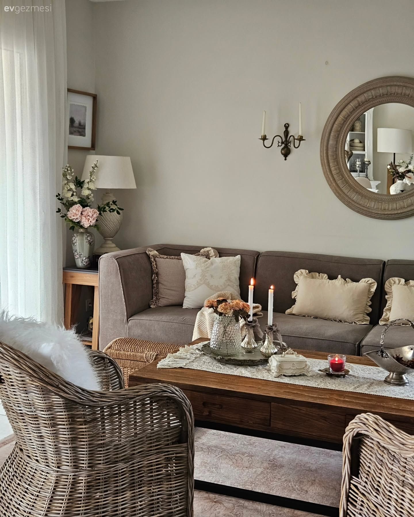 Bu Köy Evinin İçindeki Her Parça Nostaljiden Güç Almış