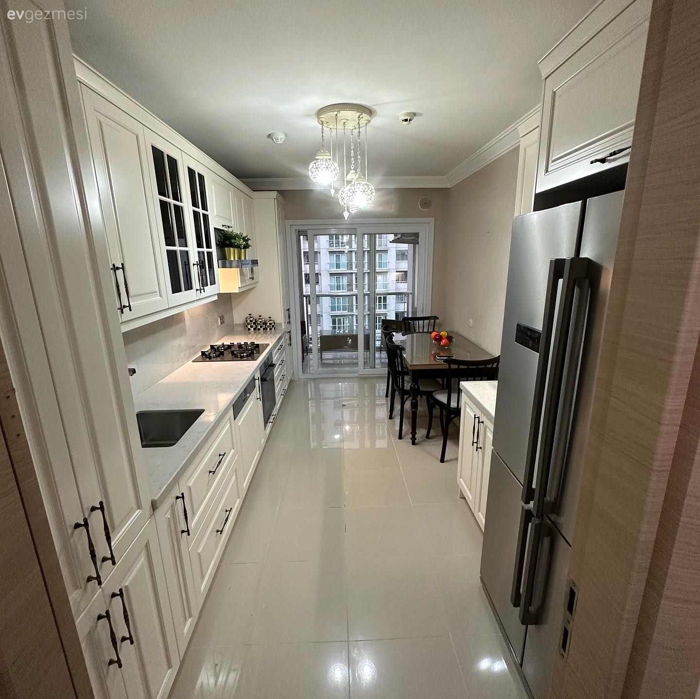 Koridor Tipi Bu Mutfakta Her Köşe Akıllıca Değerlendirilmiş!