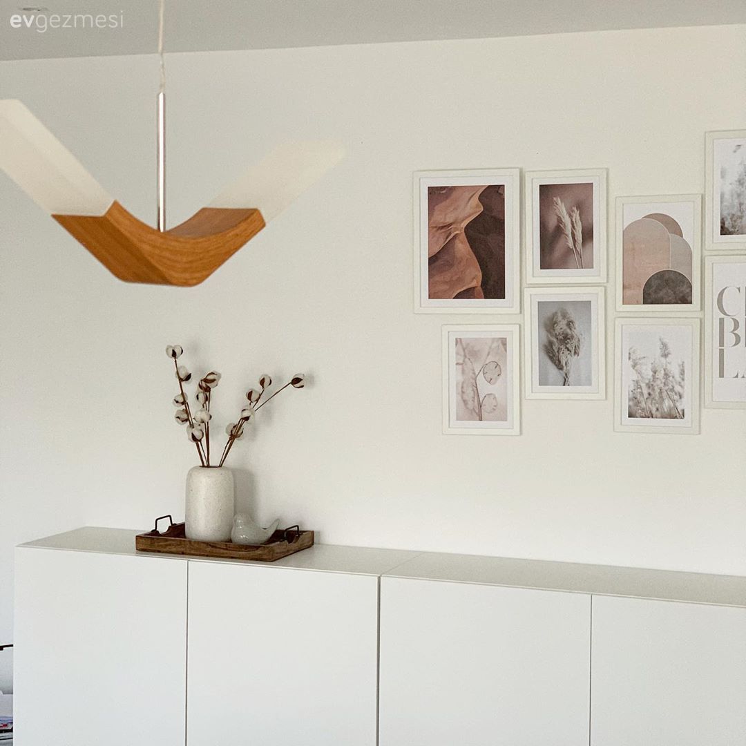 Beyaz, Konsol, Konsol üzeri dekoratif objeleri, Avize, Aydınlatma, Vazo, Ev Aksesuar, Tablo, Duvar dekorasyonu