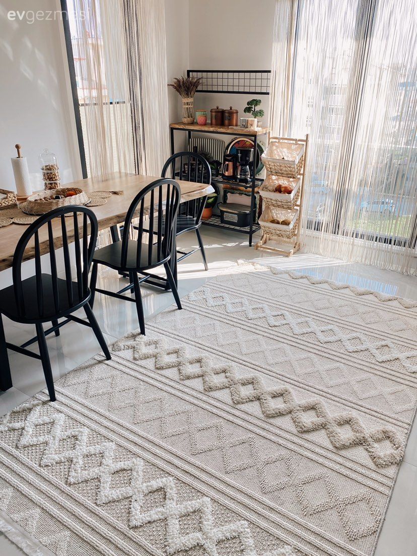 Bu Denizli Evinin Baş Rolünde Capcanlı Bir El Dokuma Halı Var