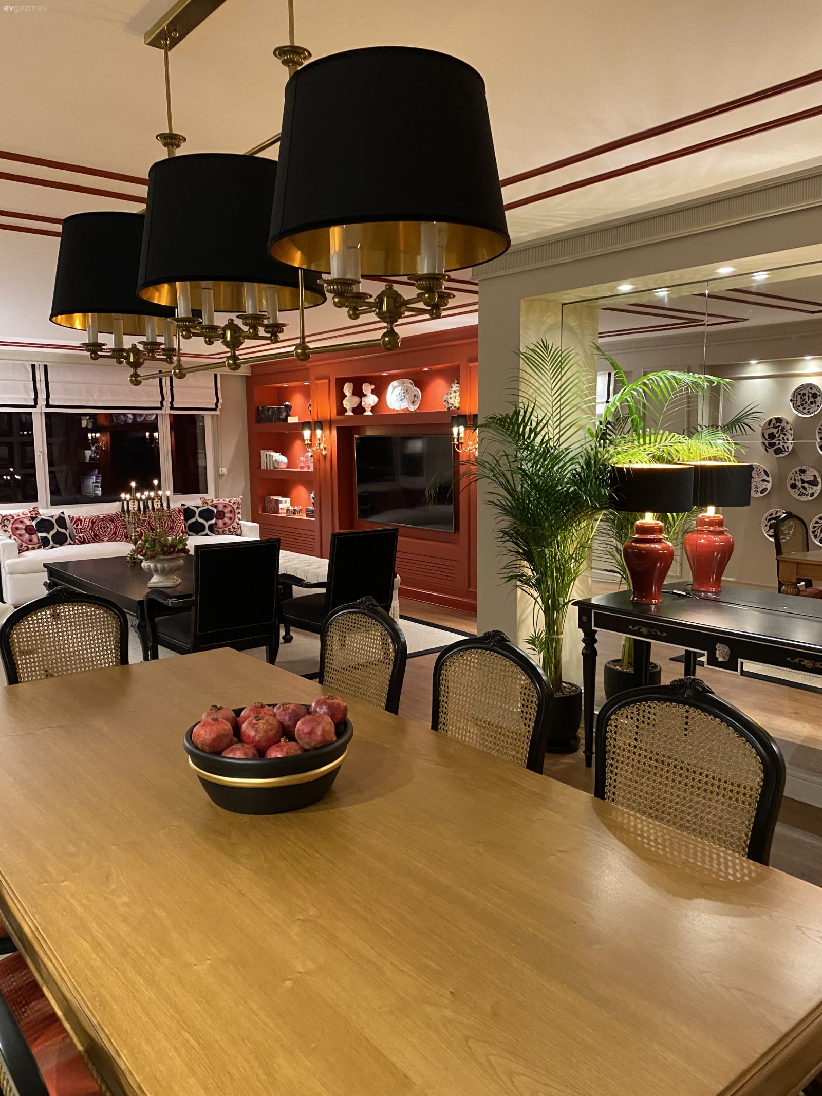 Altı Üstüne Getirilen Bu Dekorun Yeni Halinde Güller Açıyor!