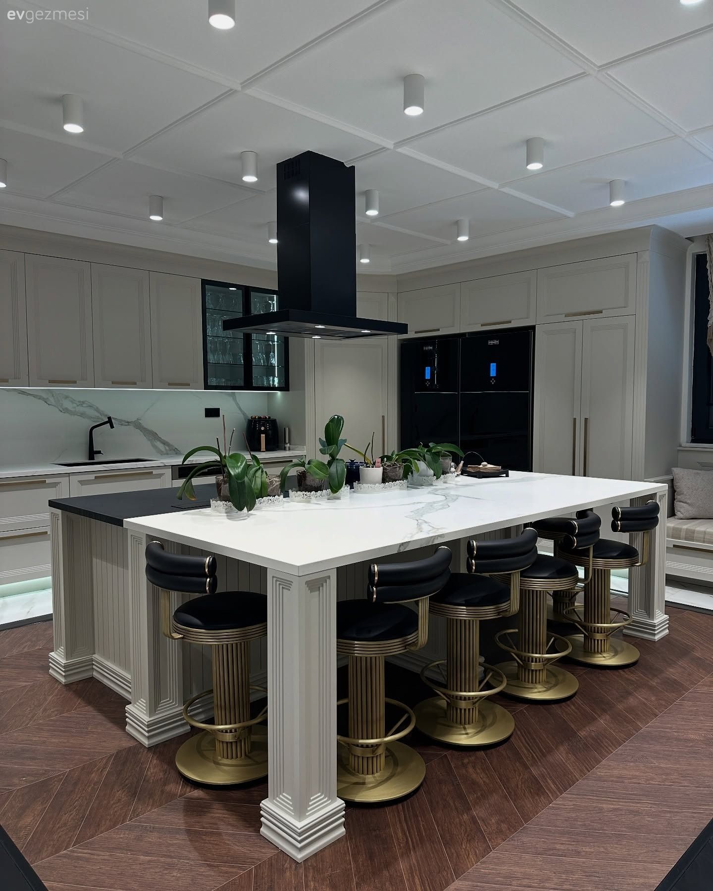 Son Teknolojilerin Kullanıldığı Bu Mutfak Hem İddialı Hem Samimi