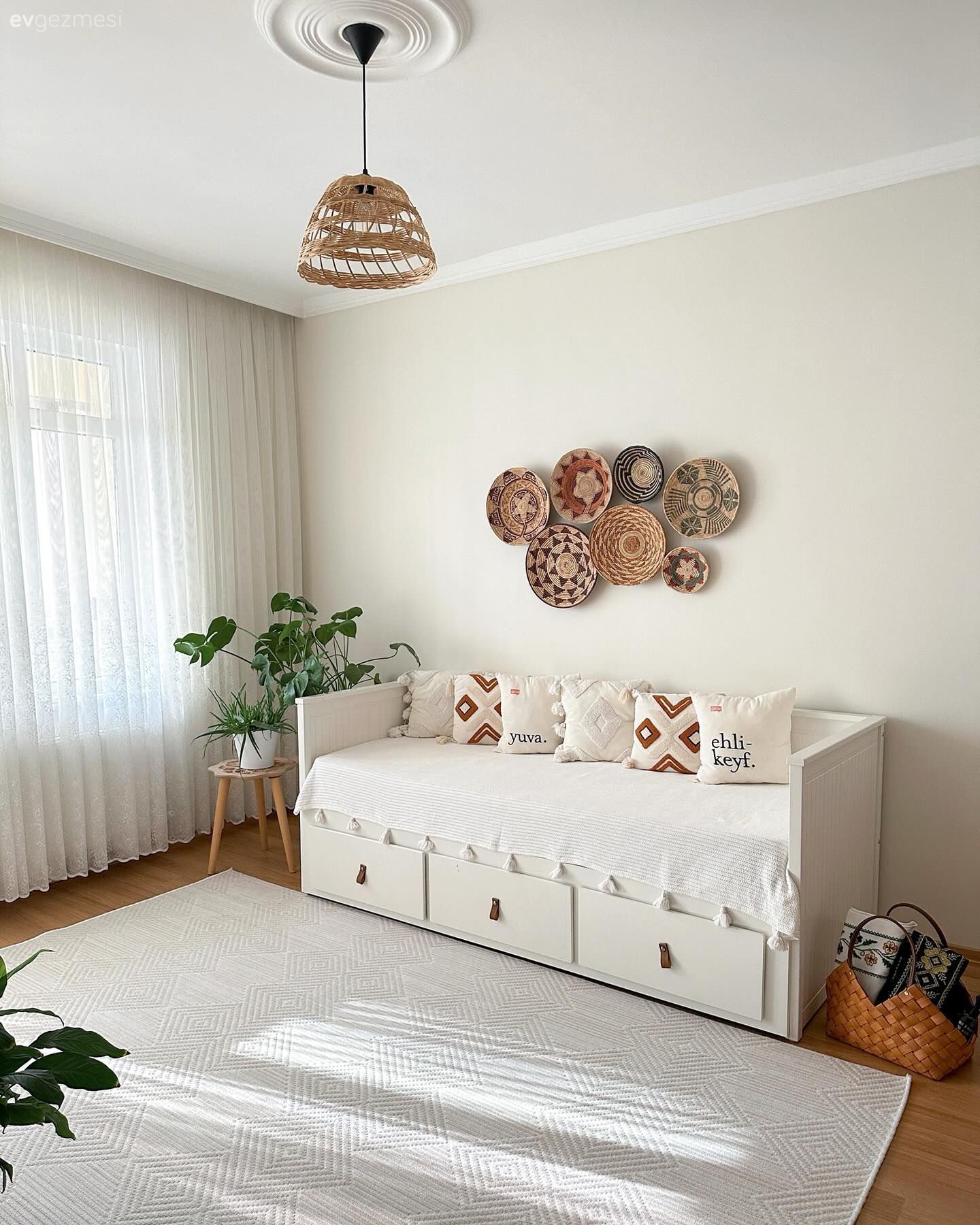 Tül perde, Perde, Beyaz, Ev bitkisi, Halı, Hasır avize, Kırlent, Ev tekstili