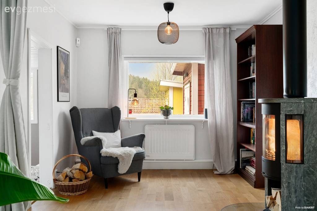 Dışarıdan Bakınca Heybetli Duran Bu İki Katlı Ev Aslında 83 M2