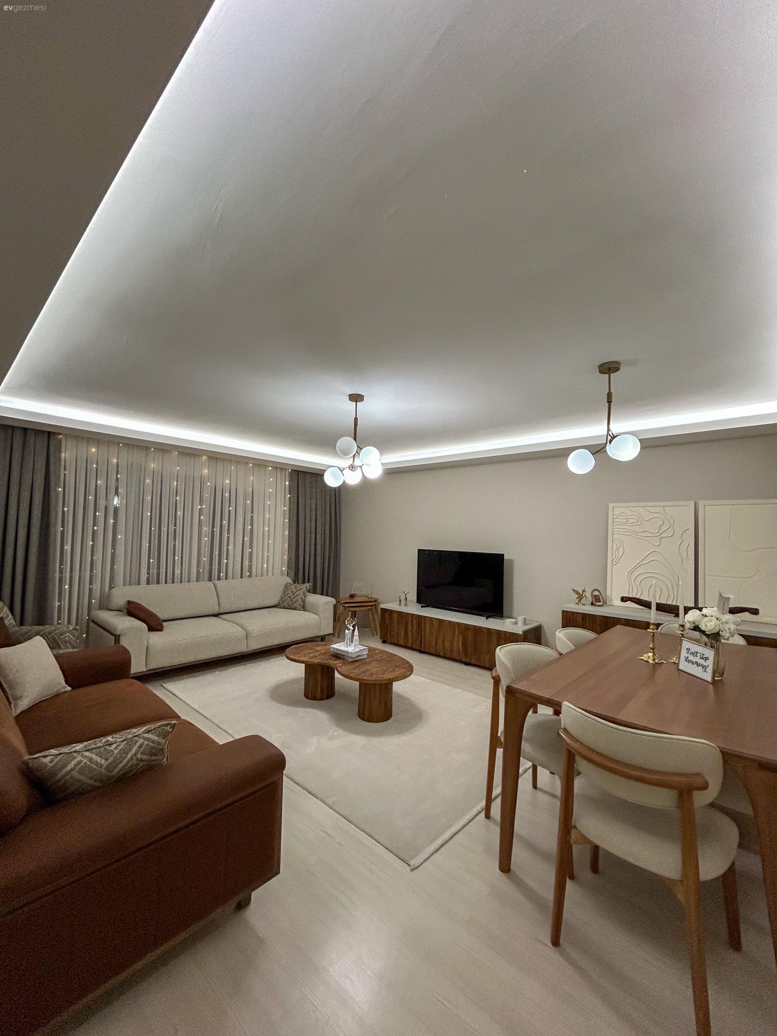 Değişmedik Tek Yeri Kalmayan Bu Evde Ahşap Mobilyalar El Emeği