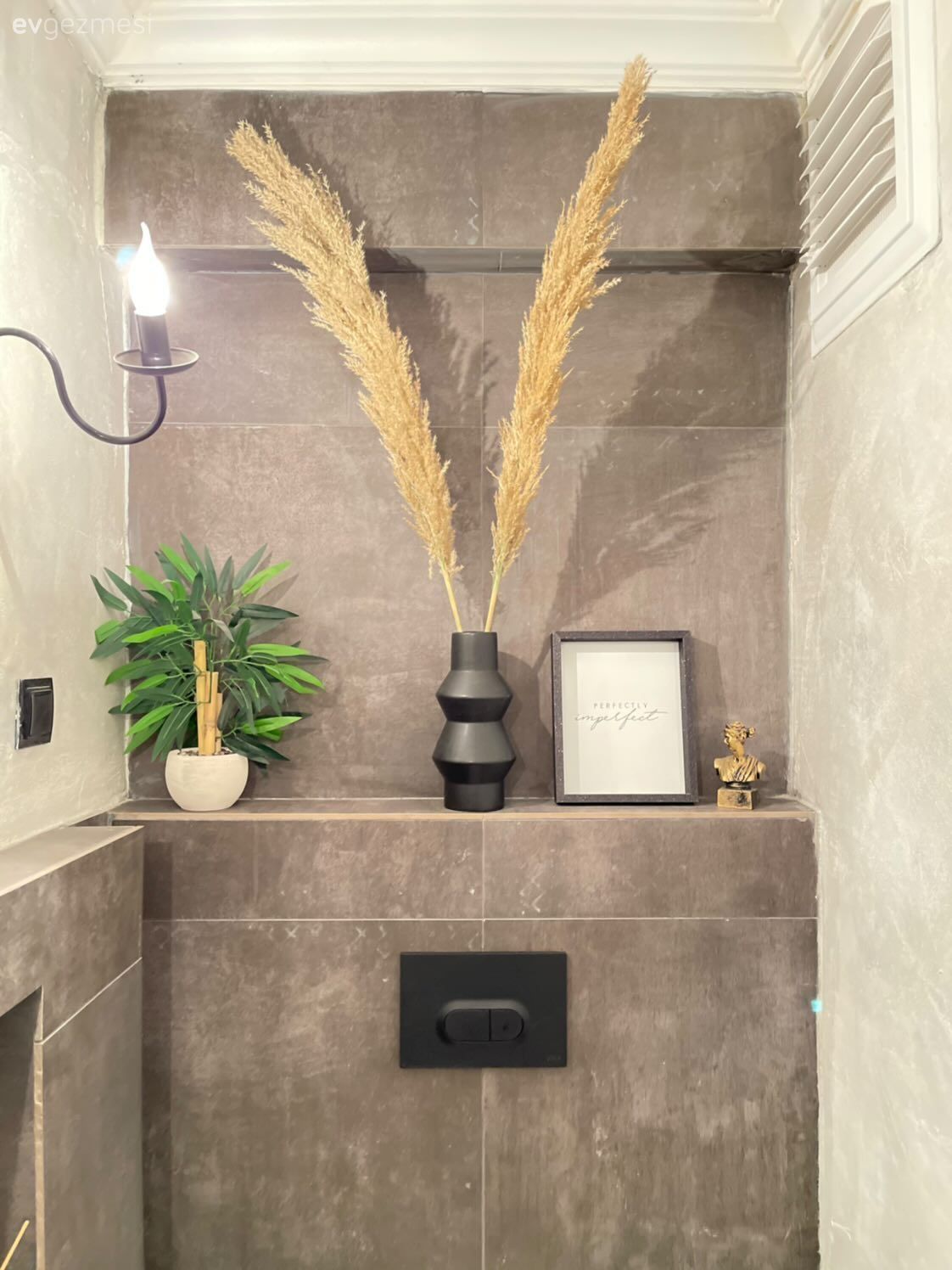 Banyo, Modern banyo, Banyo seramikleri, Beyaz, Vizon, Gri, Banyo nişleri, Banyo aynası, Banyo aksesuarları, Aplik, Aydınlatma