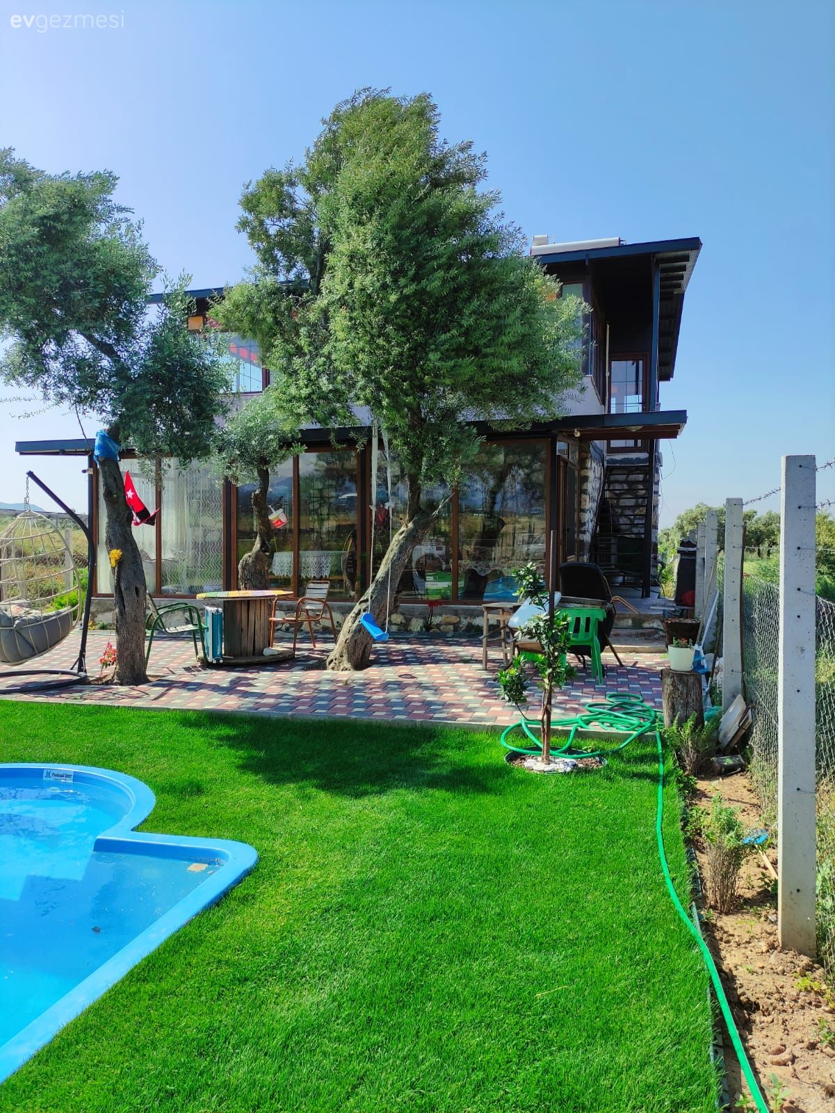 Müstakil Ev Hikâyeleri: Köy Havasını İçine Çeken Rustik Taş Ev!