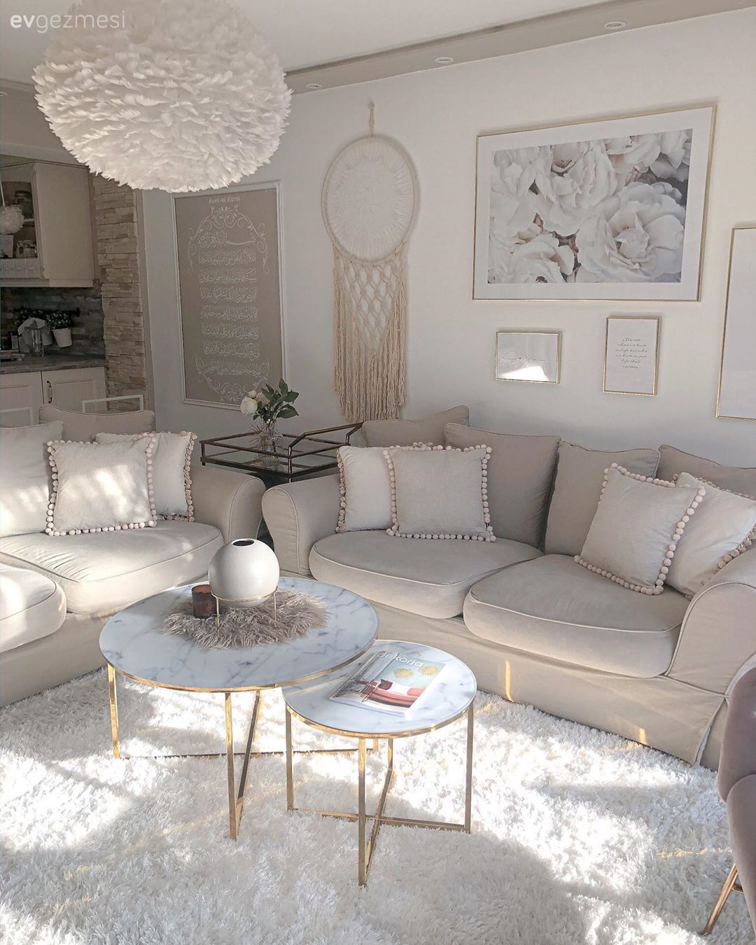Bu Masalsı Evin Her Köşesinde Yumuşacık Bir Materyal Var