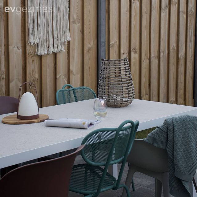 Bahçe, Sandalye, Antrasit duvar, Yeşil, Bordo, Metal sandalye