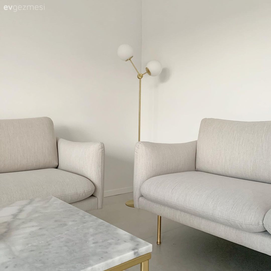 Salon, Modern, Gri koltuk, Gri, Beyaz, Koltuk takımı, Halı, Salon halısı, Avize, Aydınlatma, Salon avizesi