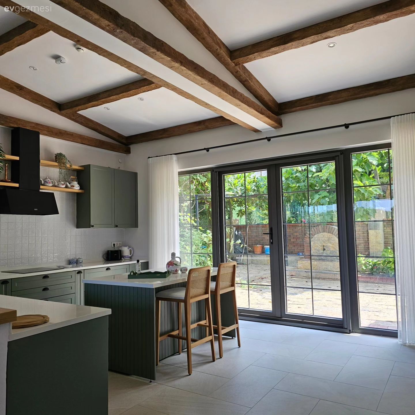 Evde Gürültü Nasıl Azaltılır? Şehirde Akustik Konfor Tüyoları