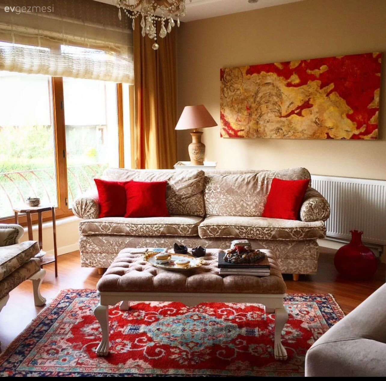 Bu Ressam Evinde Dekorasyon da Bir Tablo Edasında!