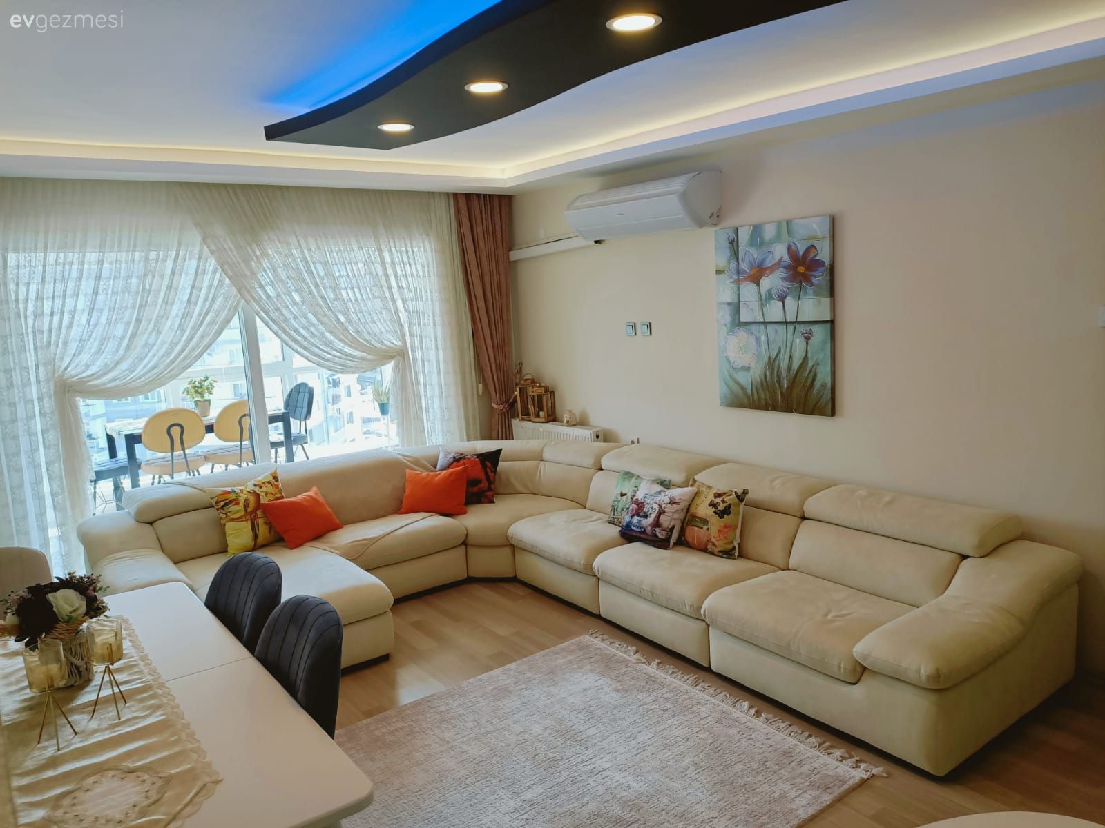 Ne Sade Ne Karmaşık: Tam Kararında Bir İzmir Evi