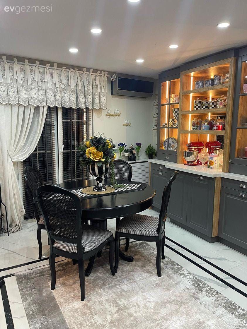 Mutfağınız İçin Doğru Mutfak Masası Nasıl Seçilir?