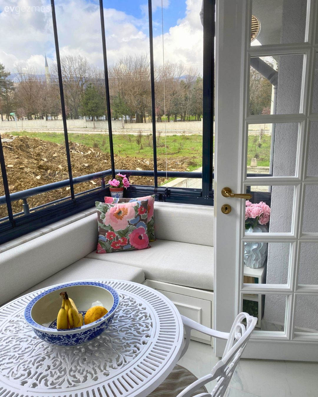 Balkon, Kapalı balkon, Sedir, Balkon masası, Sandalye, Ferforje, Kırlent, Ev tekstili, Desenler