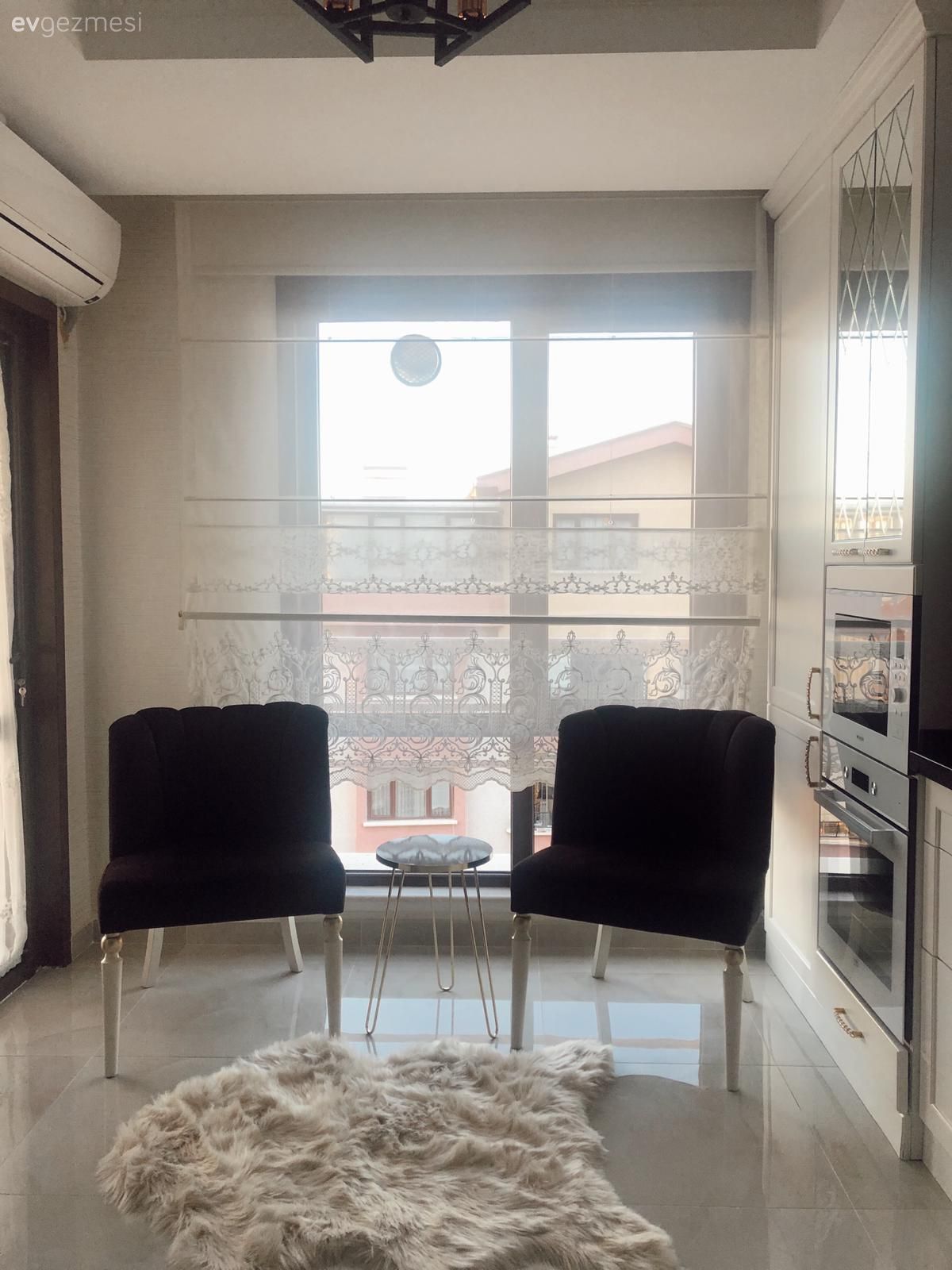 Sandalye, Beyaz, Siyah, Mutfak perdesi, Post halı, Halı, Ankastre, Mutfak