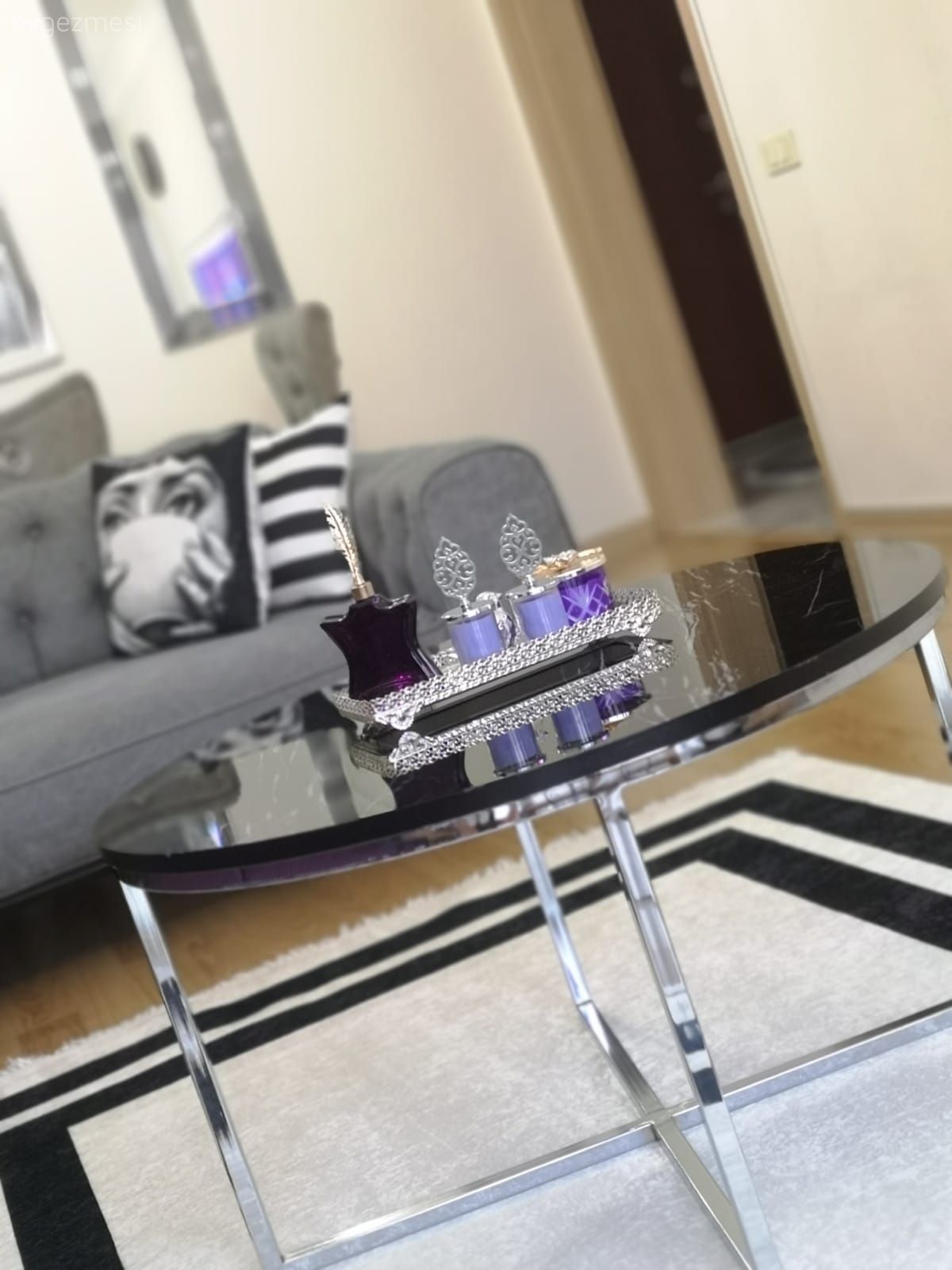 Siyah, Gri, Siyah- Beyaz, Çizgili desen, Desenler, Ayna çerçeve, Aynalı aksesuar, Sehpa üstü aksesuarı, Ev Aksesuar