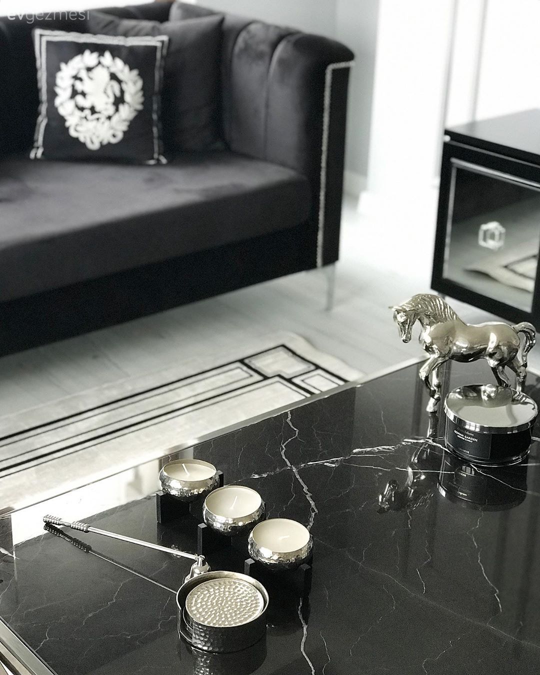 Koltuk takımı, Siyah, Beyaz, Mumluk, Ev Aksesuar, Mum, Salon halısı, Bej