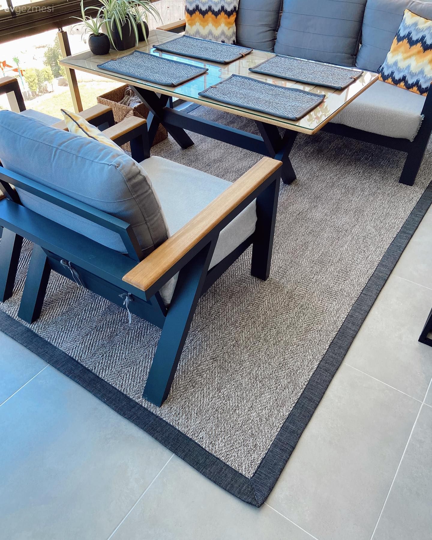 Ev Gezmesi: 20 Metrekarelik Bu Balkon Evin Ekstra Odası Gibi