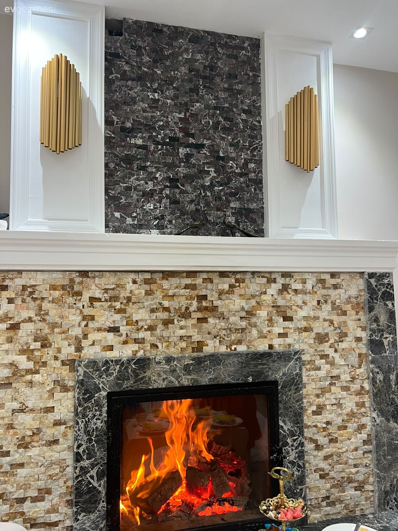 Şömine, Taş duvar, Duvar dekorasyonu