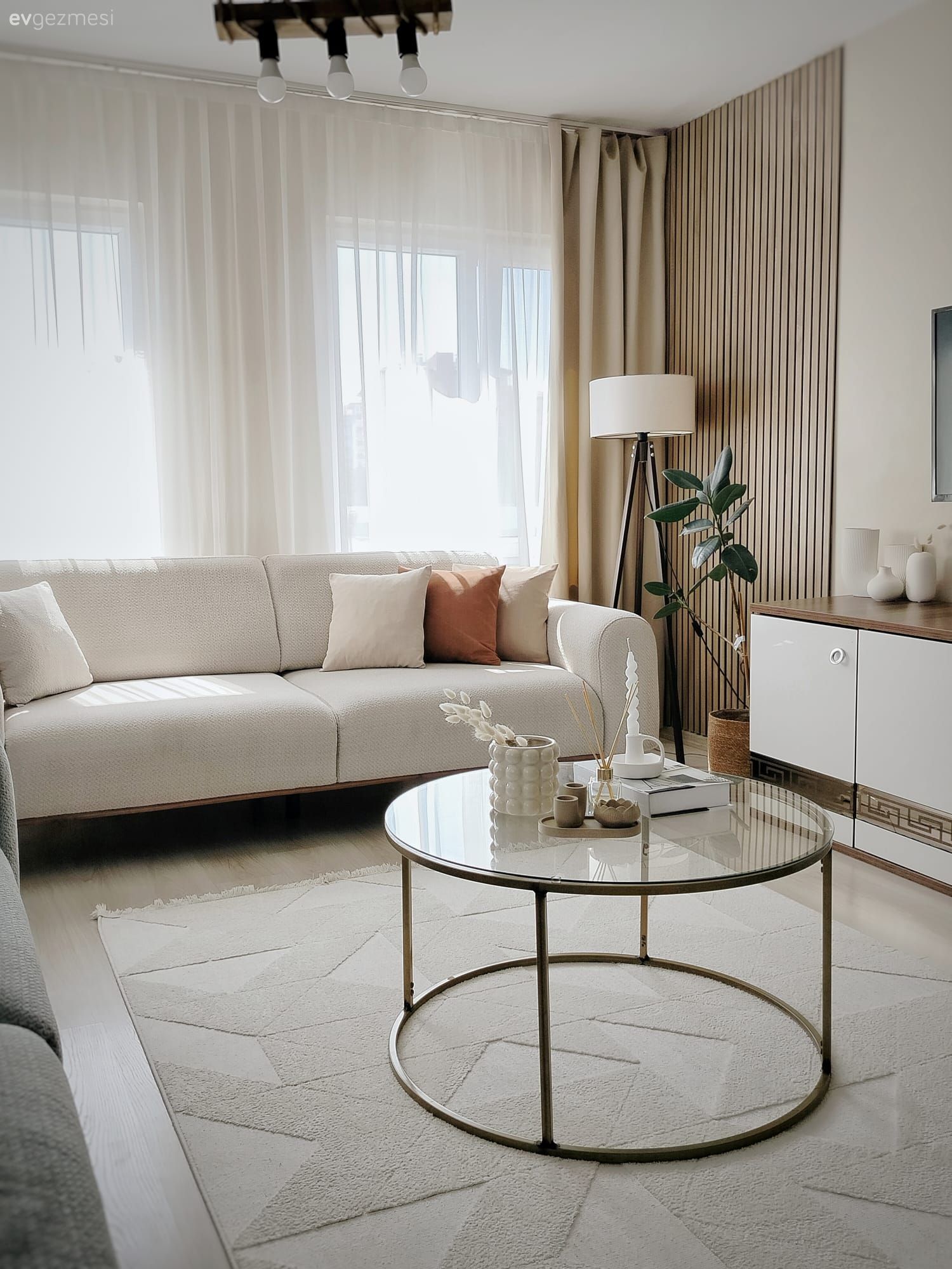 Bu İstanbul Evinde Ferahlık ve Konfor Ayarı Tam Kararında