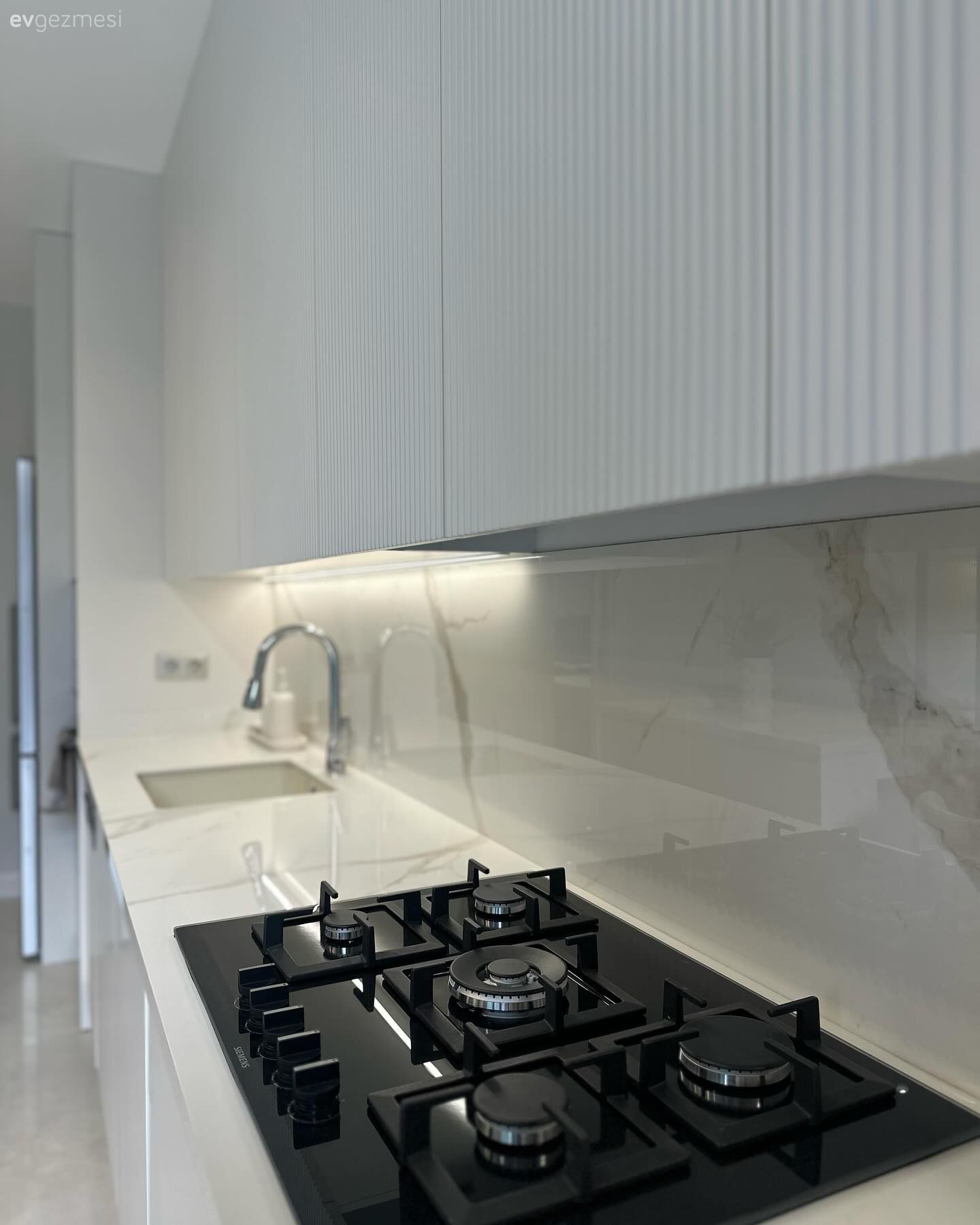 Modern Mutfak ve Banyo İsteyenlere İlham Olacak Bir Ev