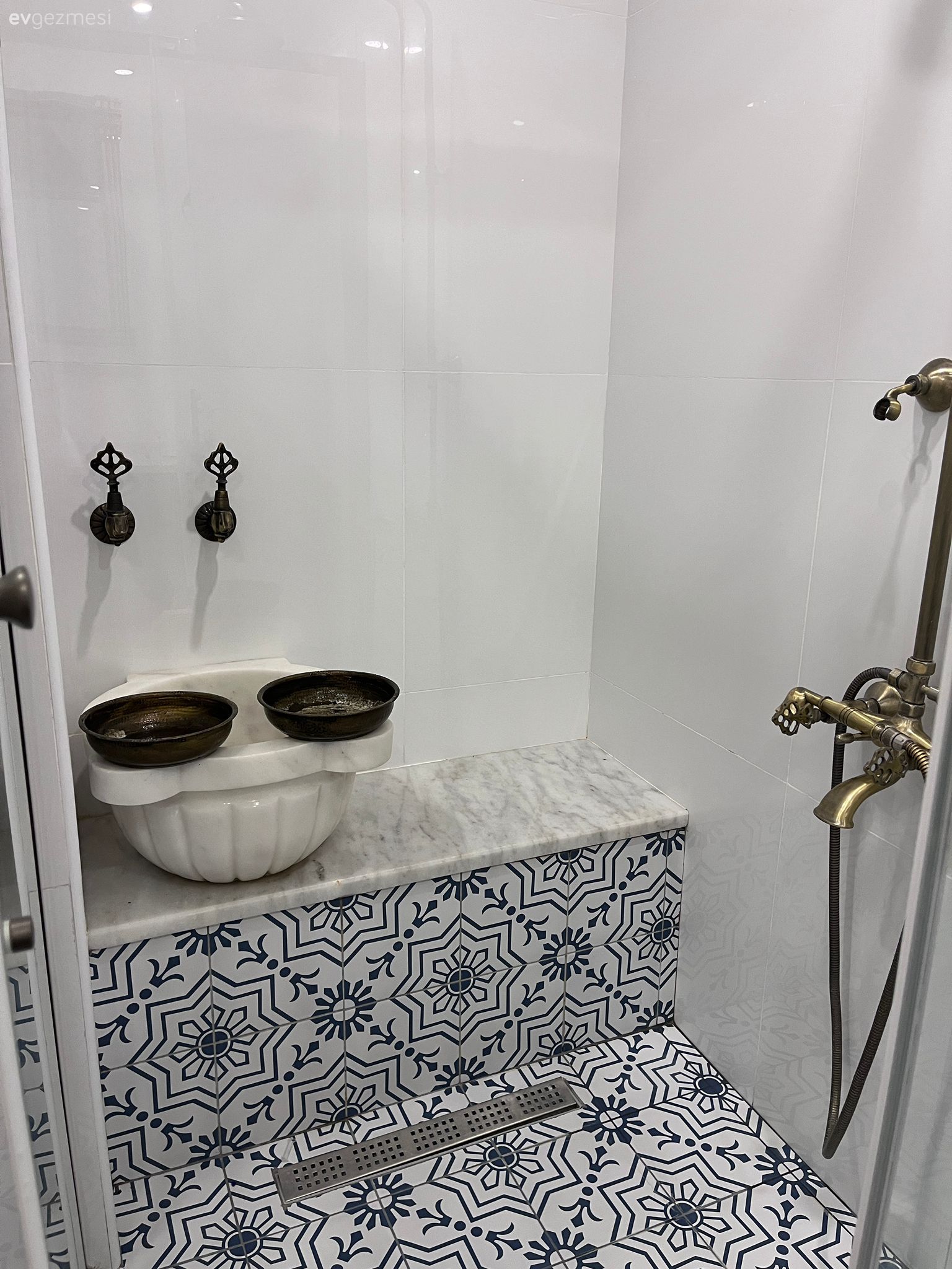 Banyo, Beyaz, Siyah, Duşakabin, Banyo seramikleri, Banyo aksesuarları